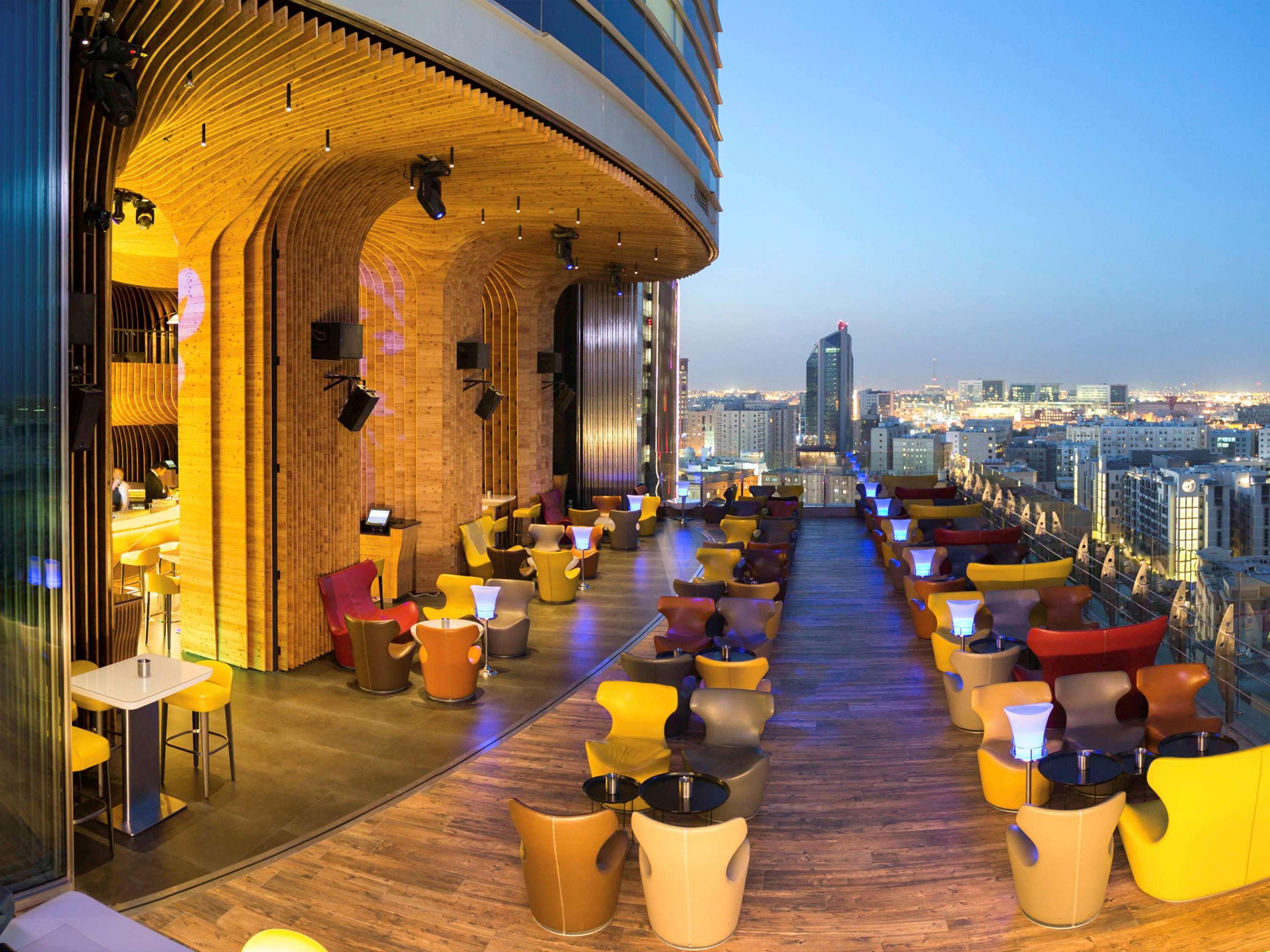 La Cigale Hotel Managed By Accor Doha Buitenkant foto Sky Bar