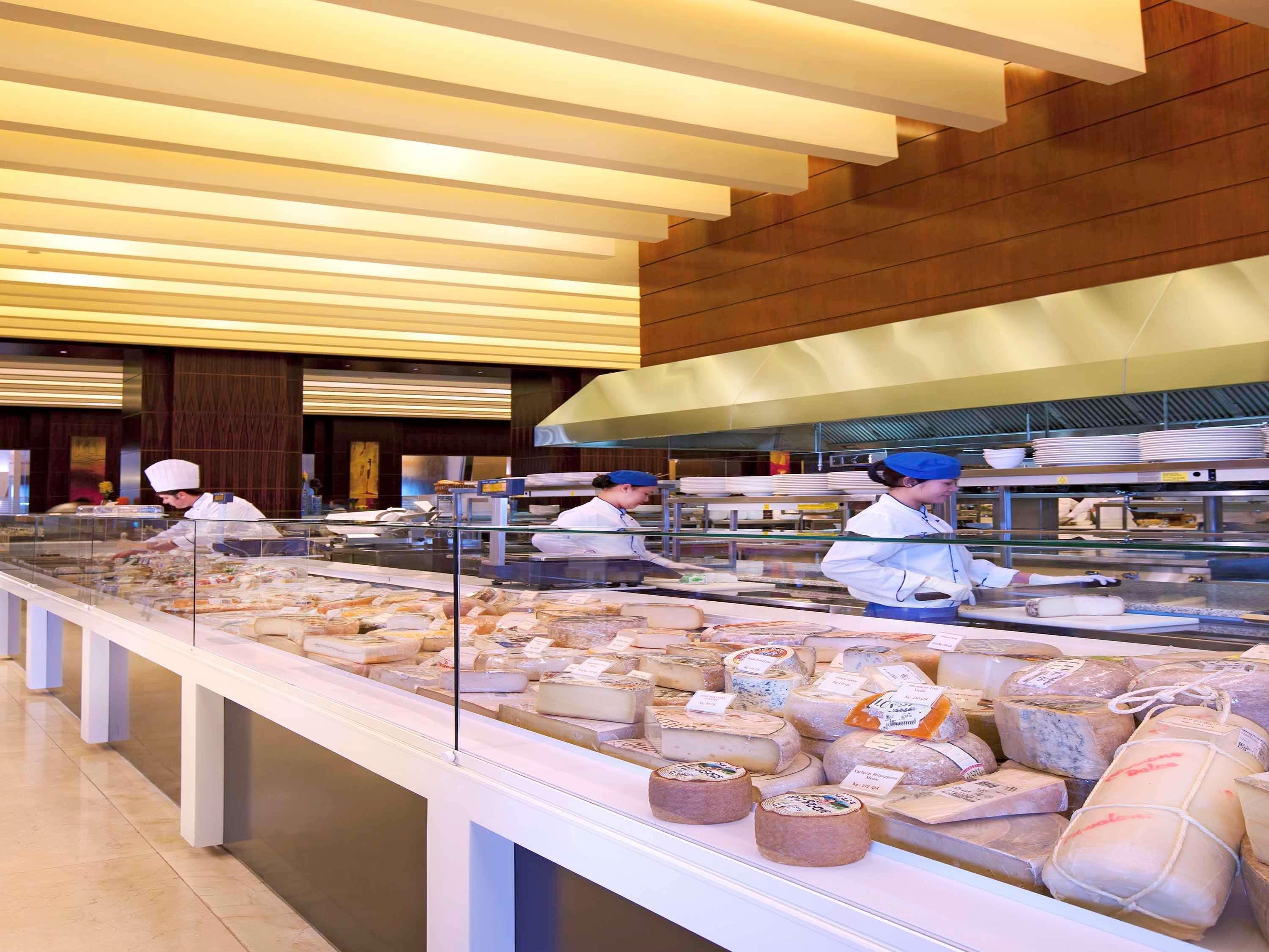 La Cigale Hotel Managed By Accor Doha Buitenkant foto The kitchen at the Grand Hyatt Hotel, Dubai