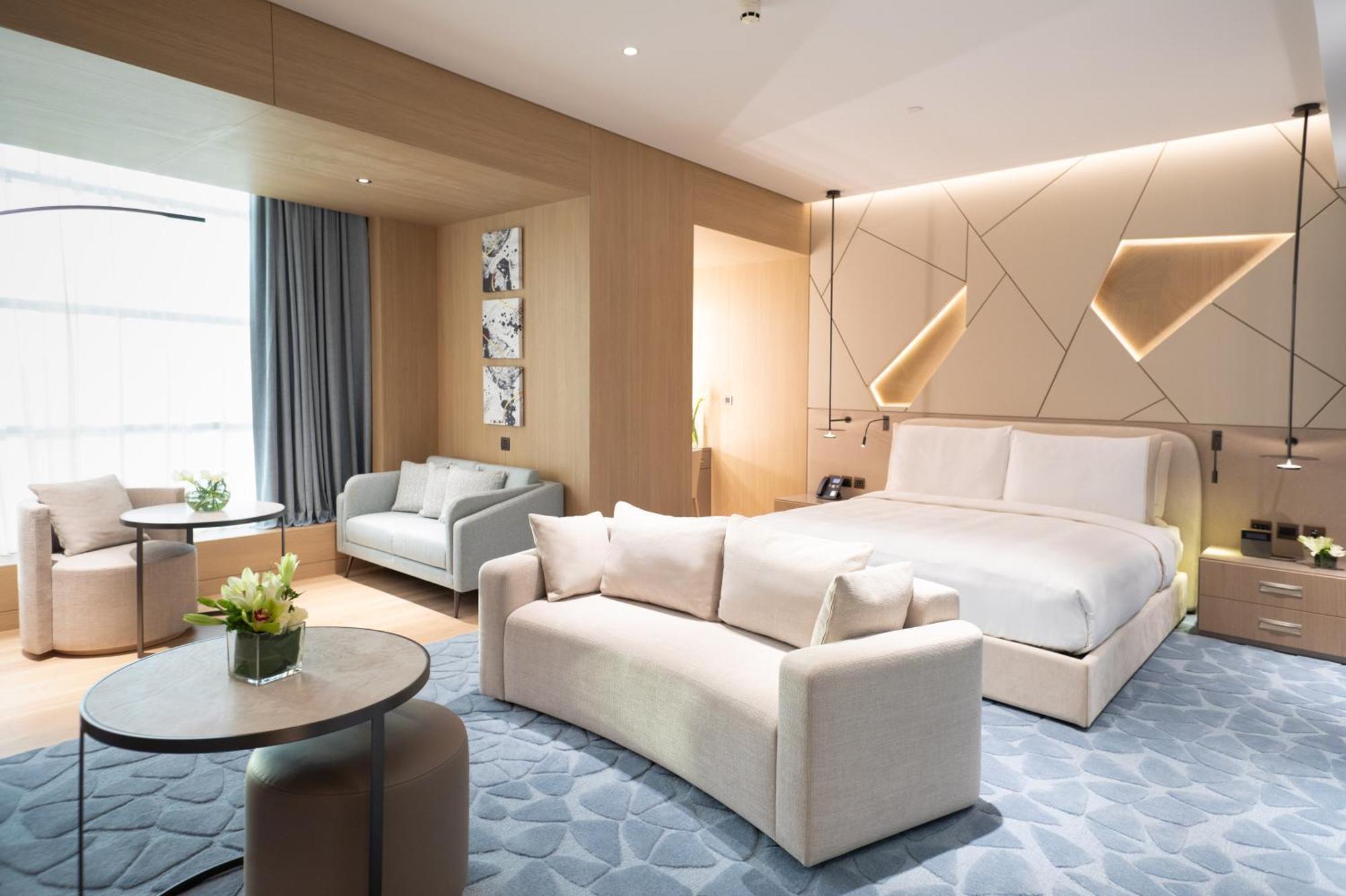 La Cigale Hotel Managed By Accor Doha Buitenkant foto Deluxe Suite